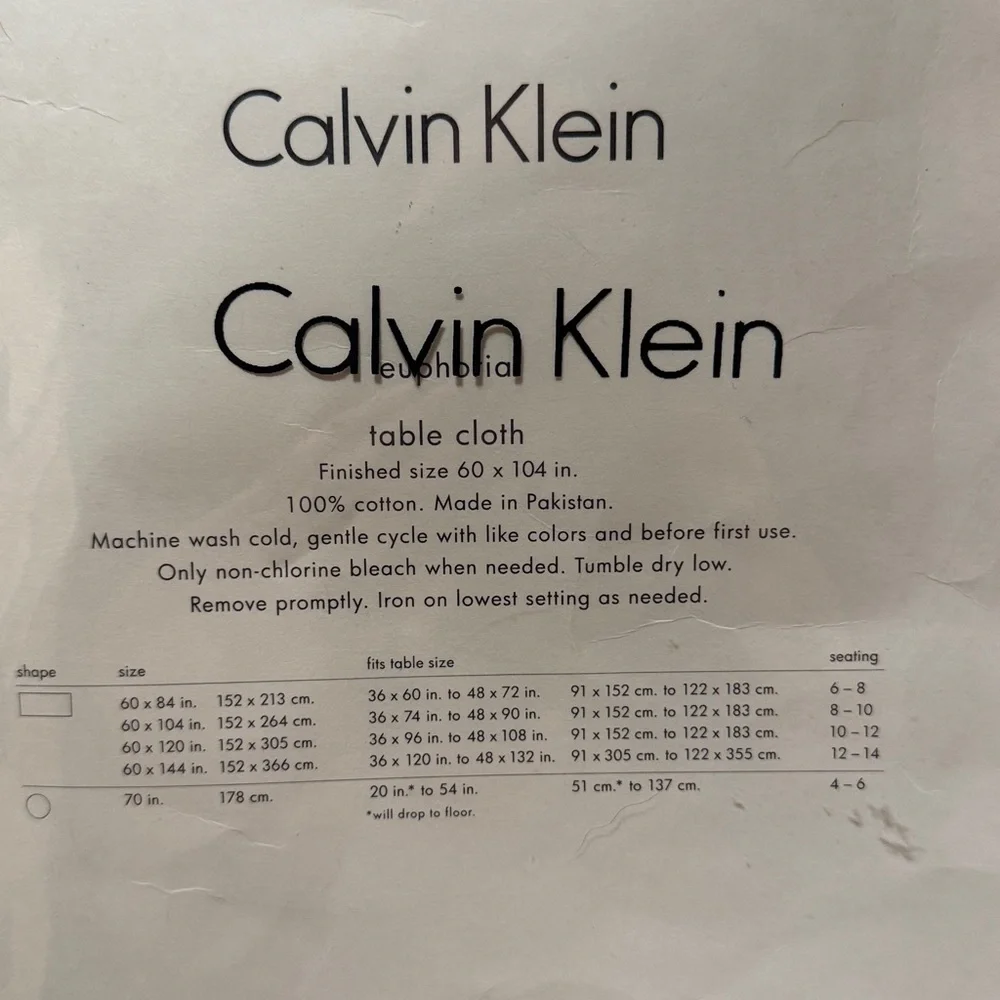 Calvin Klein Tablecloth and Dinner Napkin Set